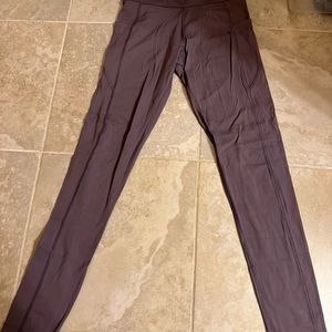 Purple Aeropostale leggings.